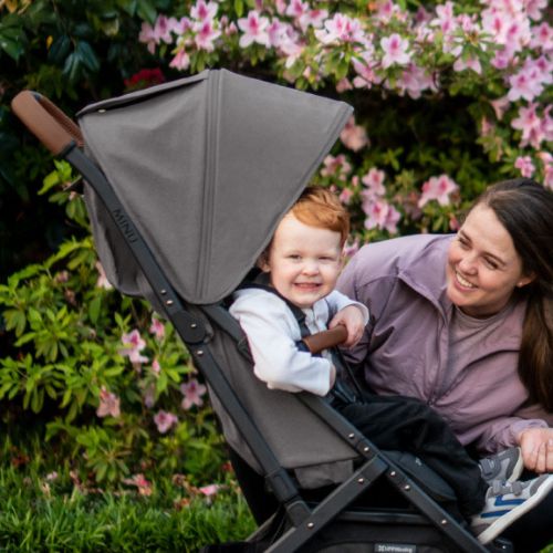 Asiento reclinable del Uppababy Minu V2, con capacidad de hasta 22 kg